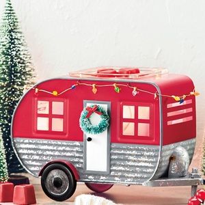 NIB Scentsy Christmas Camper Warmer